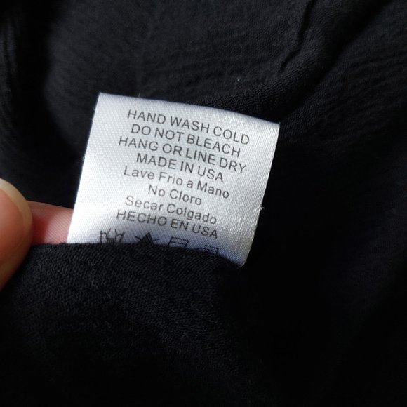 Black lacy shawl - Picture 8 of 9